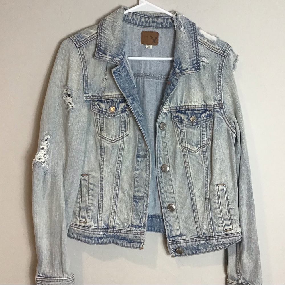 American Eagle 🦅 Jean Jacket COMFORTABLE! Size m